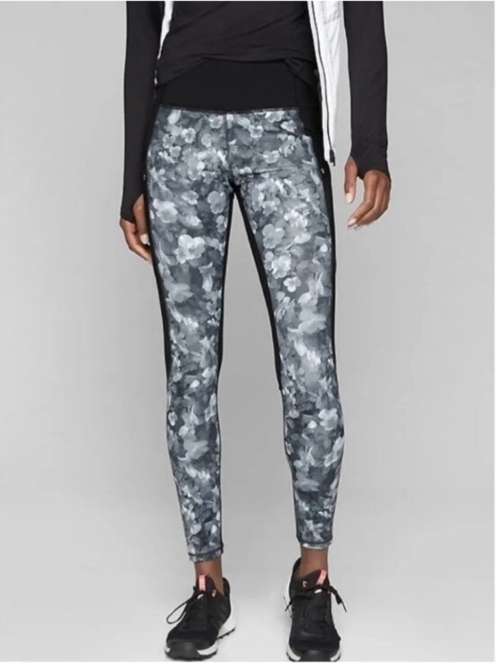 Athleta Frost High Traverse Tight floral print leggings with pockets